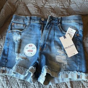 Size 7 High Rise short shorts